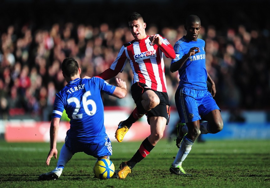 k1体育登录入口官网-赛地聚焦：足总杯关键时刻热度飙升，里昂强势反弹，信心回归，控场能力受关注